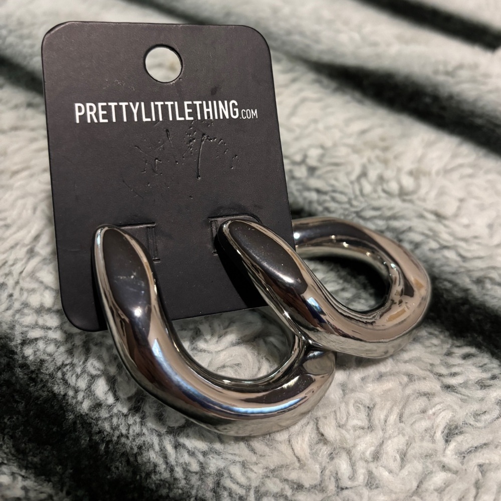 PrettyLittleThing Polished Silver Wave Hoop Earrings